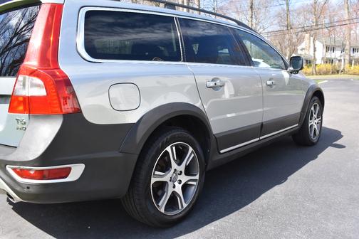 Silver 2013 Volvo XC70 T6 Premier Plus