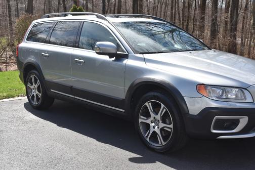 Silver 2013 Volvo XC70 T6 Premier Plus