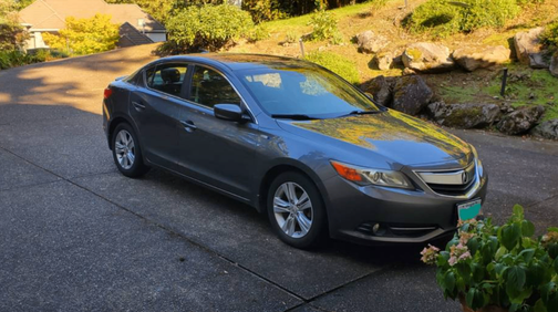 Gray 2013 Acura ILX Hybrid 1.5L