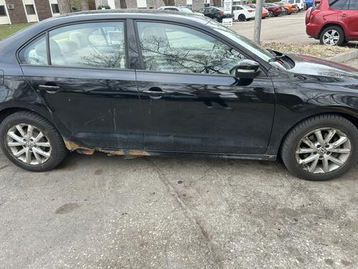 Black 2012 Volkswagen Jetta SE
