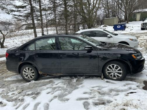 Black 2012 Volkswagen Jetta SE