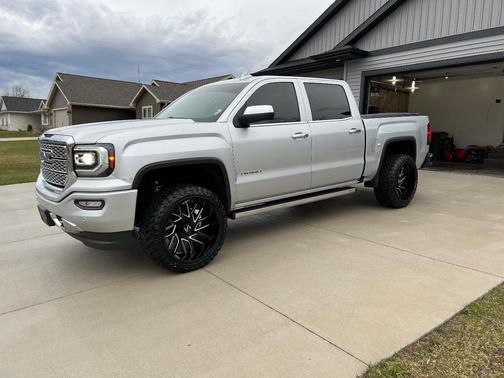 Silver 2017 GMC Sierra 1500 Denali