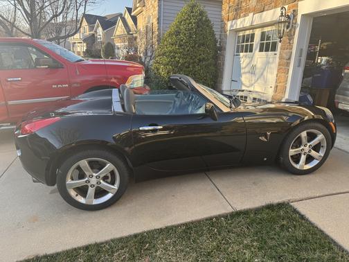 Black 2006 Pontiac Solstice Base