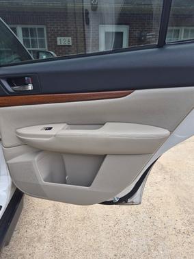White 2013 Subaru Outback 2.5i Limited