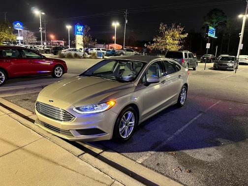 Gold 2018 Ford Fusion SE