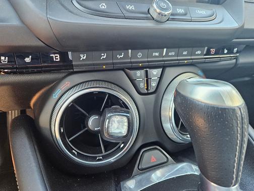 White 2016 Chevrolet Camaro 2SS