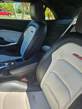 White 2016 Chevrolet Camaro 2SS