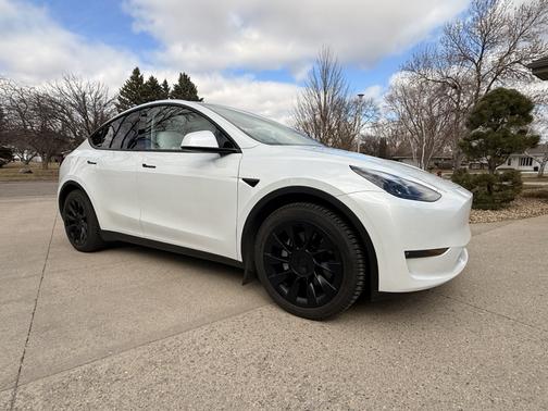 White 2023 Tesla Model Y Long Range
