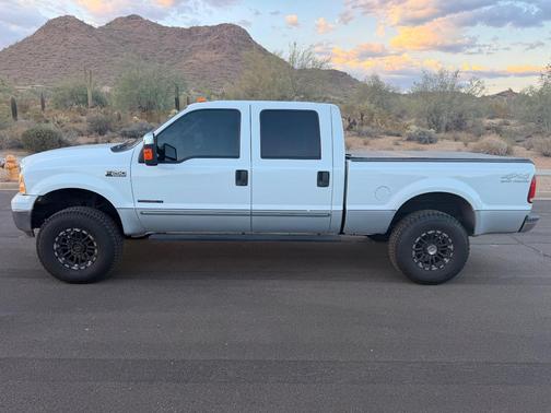 White 2000 Ford F-250 XLT Crew Cab Super Duty