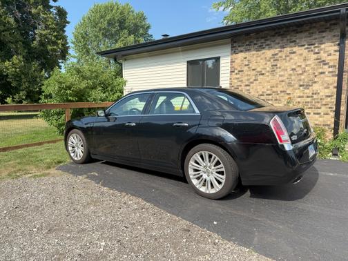 2012 Chrysler 300C Base