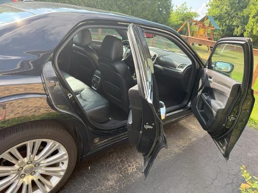 2012 Chrysler 300C Base