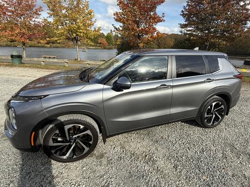 2022 Mitsubishi Outlander SE