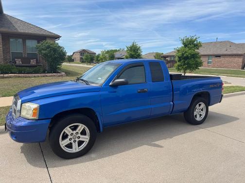 Blue 2007 Dodge Dakota ST Club Cab