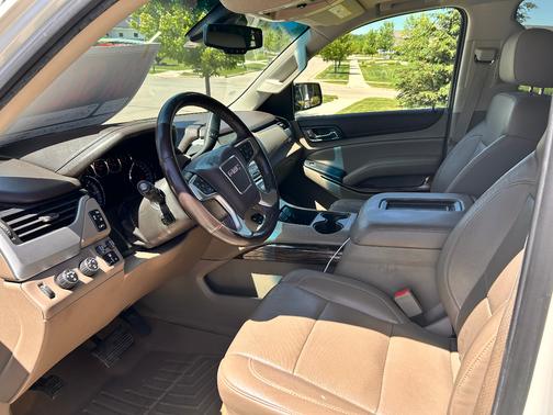 White 2015 GMC Yukon SLT