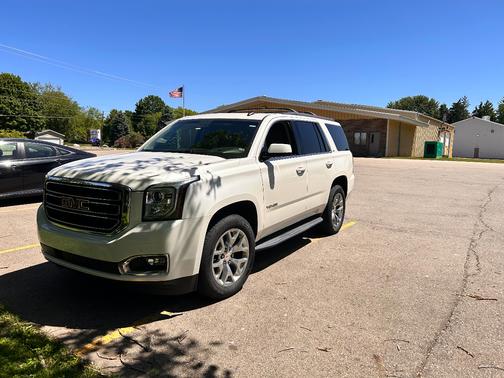 White 2015 GMC Yukon SLT