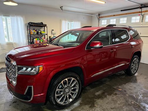 2023 GMC Acadia Denali