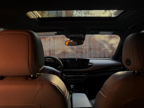 White 2024 Buick Envista Avenir