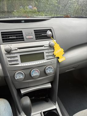 White 2011 Toyota Camry SE
