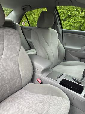 White 2011 Toyota Camry SE