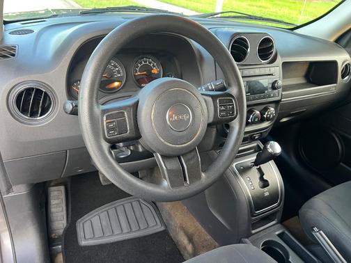 Gray 2017 Jeep Patriot Sport