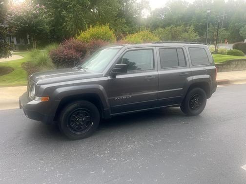 Gray 2017 Jeep Patriot Sport