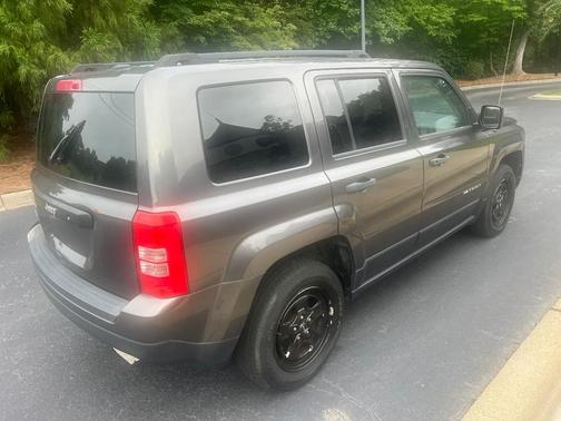 Gray 2017 Jeep Patriot Sport
