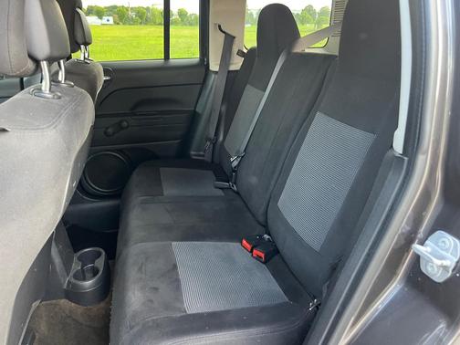 Gray 2017 Jeep Patriot Sport