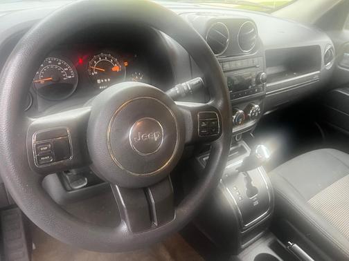 Gray 2017 Jeep Patriot Sport