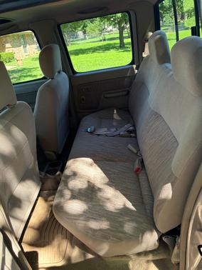 Beige 2000 Nissan Frontier SE Crew Cab