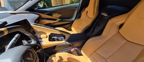 White 2023 Chevrolet Corvette Stingray w/2LT