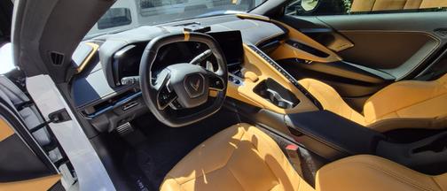 White 2023 Chevrolet Corvette Stingray w/2LT