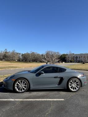 2017 Porsche 718 Cayman Base