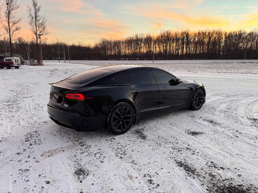 2022 Tesla Model S Plaid