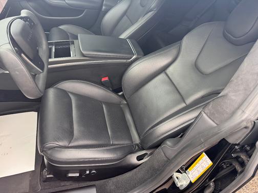 2022 Tesla Model S Plaid