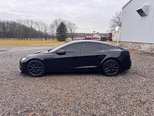 2022 Tesla Model S Plaid
