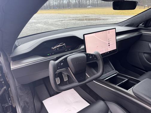 2022 Tesla Model S Plaid