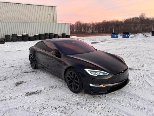 2022 Tesla Model S Plaid
