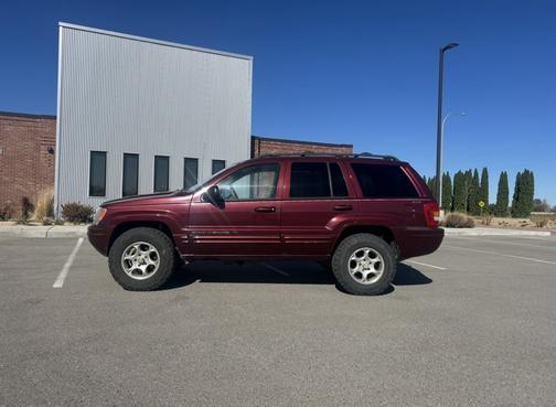 Red 2000 Jeep Grand Cherokee Limited 4WD