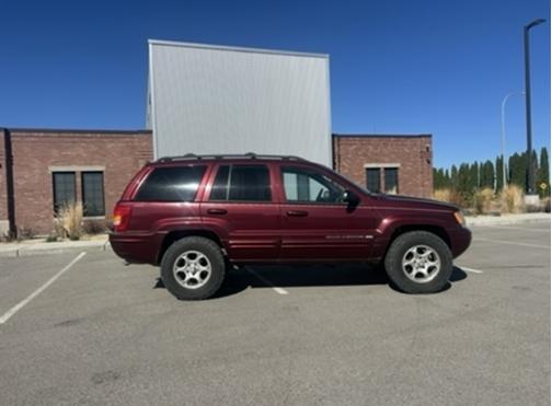 Red 2000 Jeep Grand Cherokee Limited 4WD