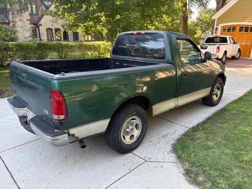 Green 2000 Ford F-150 Work Series