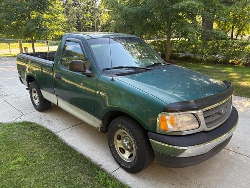 Green 2000 Ford F-150 Work Series