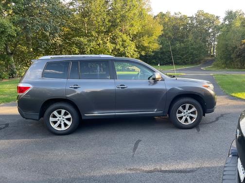 2011 Toyota Highlander SE