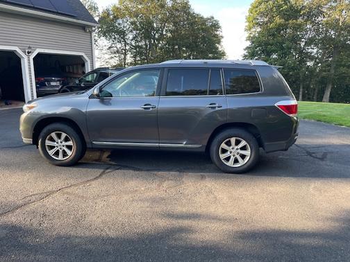 2011 Toyota Highlander SE