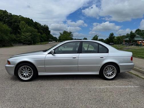 Silver 2002 BMW 530 i