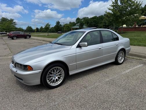 Silver 2002 BMW 530 i