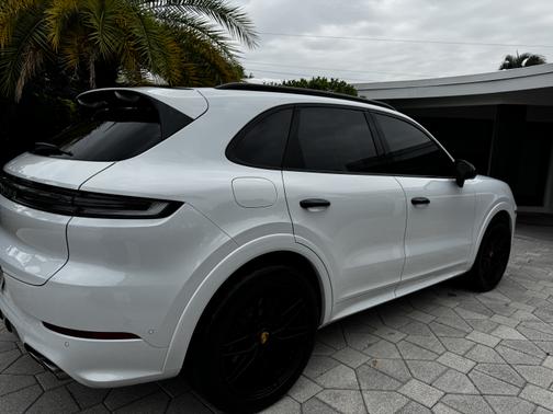 2024 Porsche Cayenne S