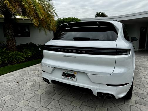 2024 Porsche Cayenne S