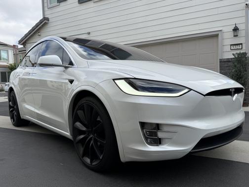 2017 Tesla Model X 75D