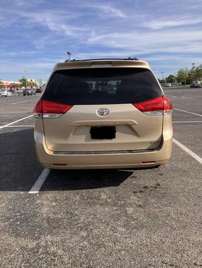 Gold 2011 Toyota Sienna LE