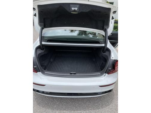 2023 Volvo S60 Recharge Plug-In Hybrid T8 Core Black Edition